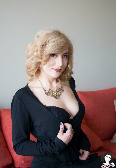 Moonchiild nudes model pic