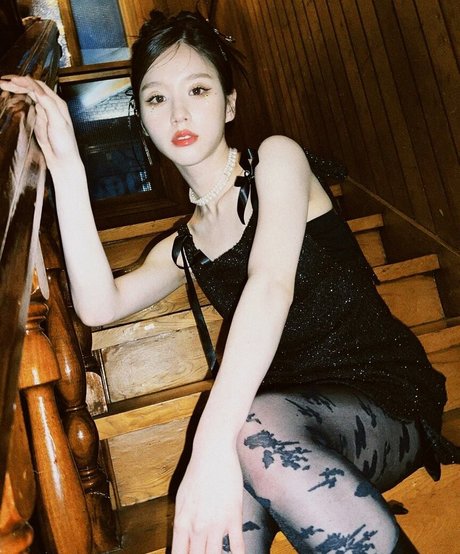 HeeJin star sexy pic