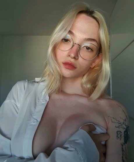 akchoriii model hot galleries