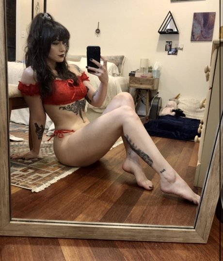 Debbie Snaxxx naked model picture