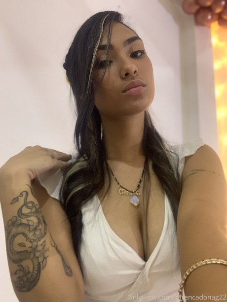 Karen Cardona Garces hot star photo