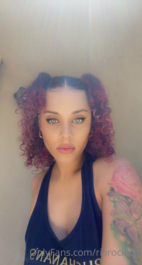 Riarockkxs sexy pornstar picture