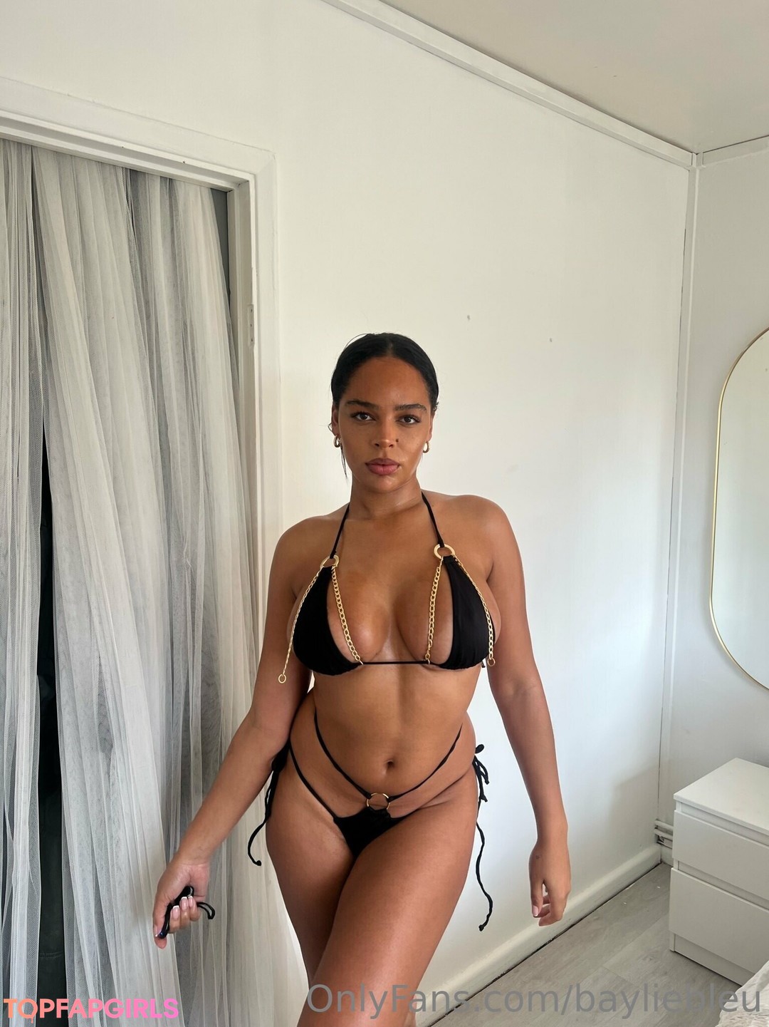 chubby nude onlyfans pornos image