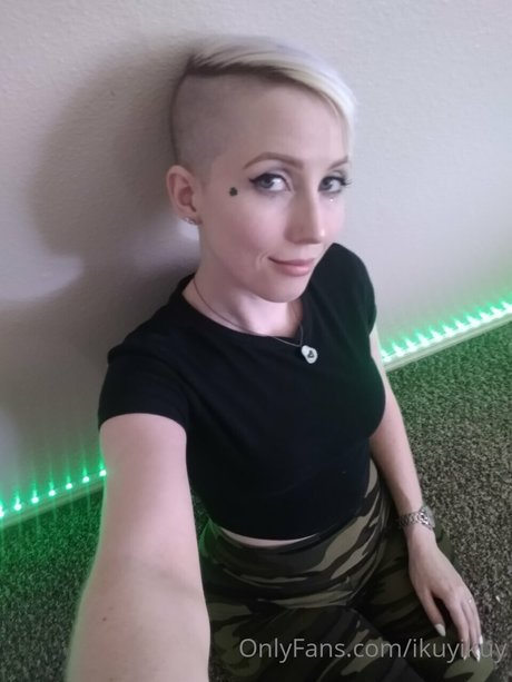 Ikuy Cosplayer model exclusive archive