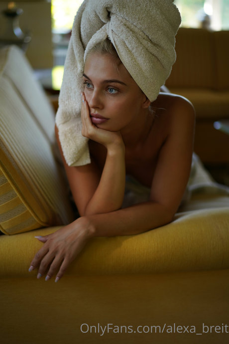 Alexa Breit xxx star archive