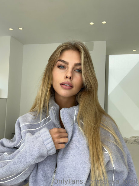 Alexa Breit model sexy gallery