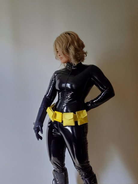 Nyaaati nude model pictures