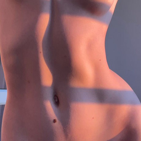 Pumpur mur nudes actress img