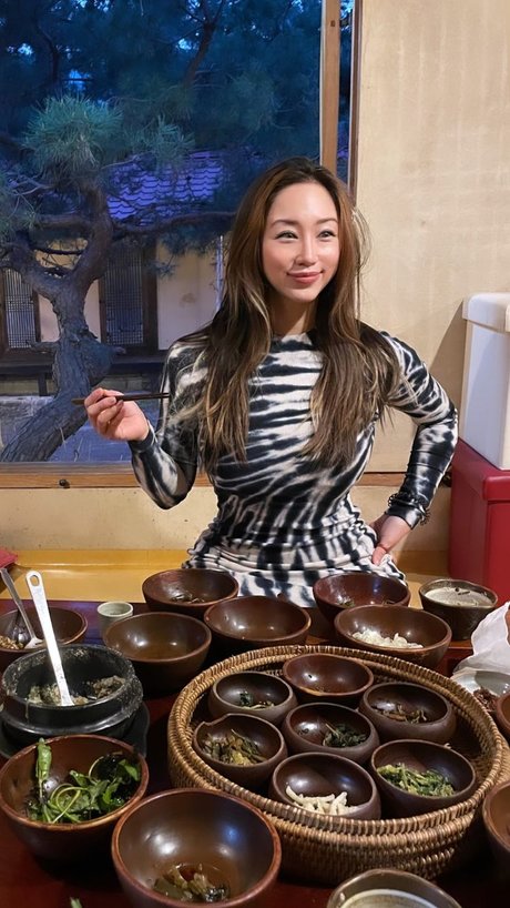 brunette petite onlyfans naked galleries