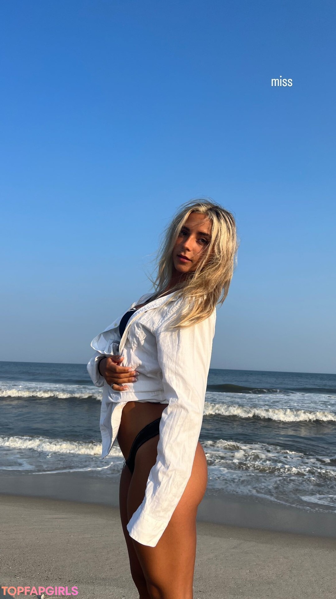 blonde babe onlyfans sexy pic