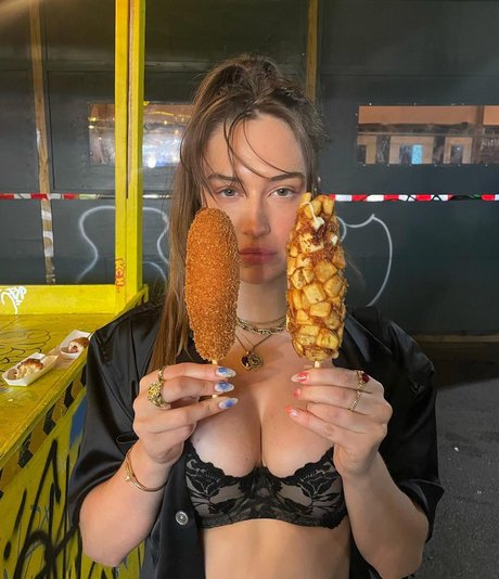 lesbian milf onlyfans porno picture