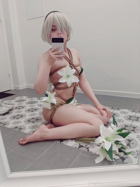 Hailly Senpai art model archive