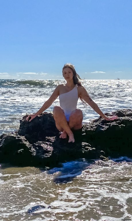 Jordan Burton model best img