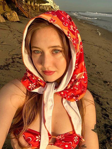 Jordan Burton erotic actress photos