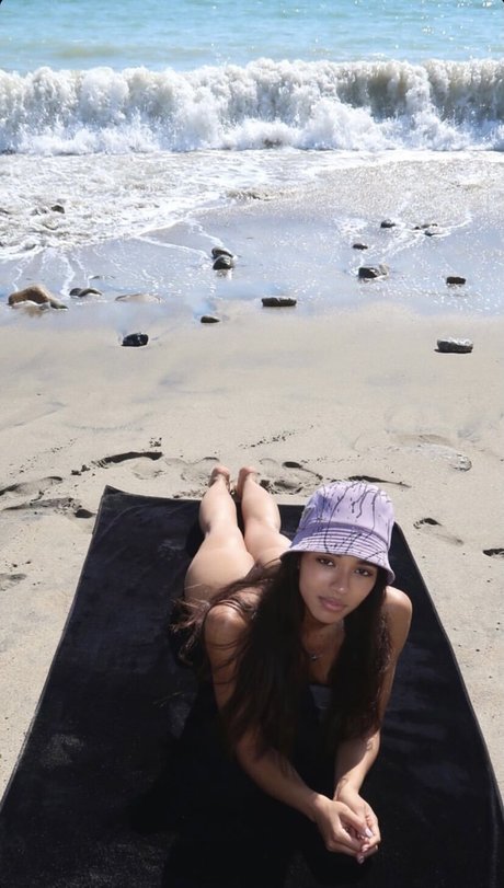 Yovanna Ventura hd actress photo