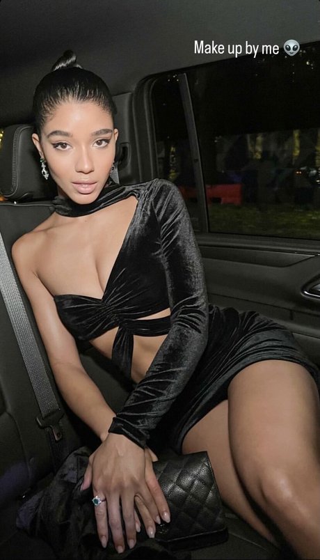 Yovanna Ventura hot actress pics