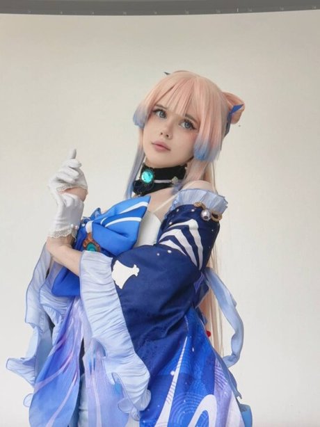 Fraulein Milk best model photo