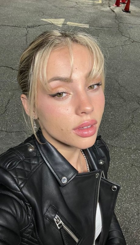 hottest midget onlyfans art naked picture