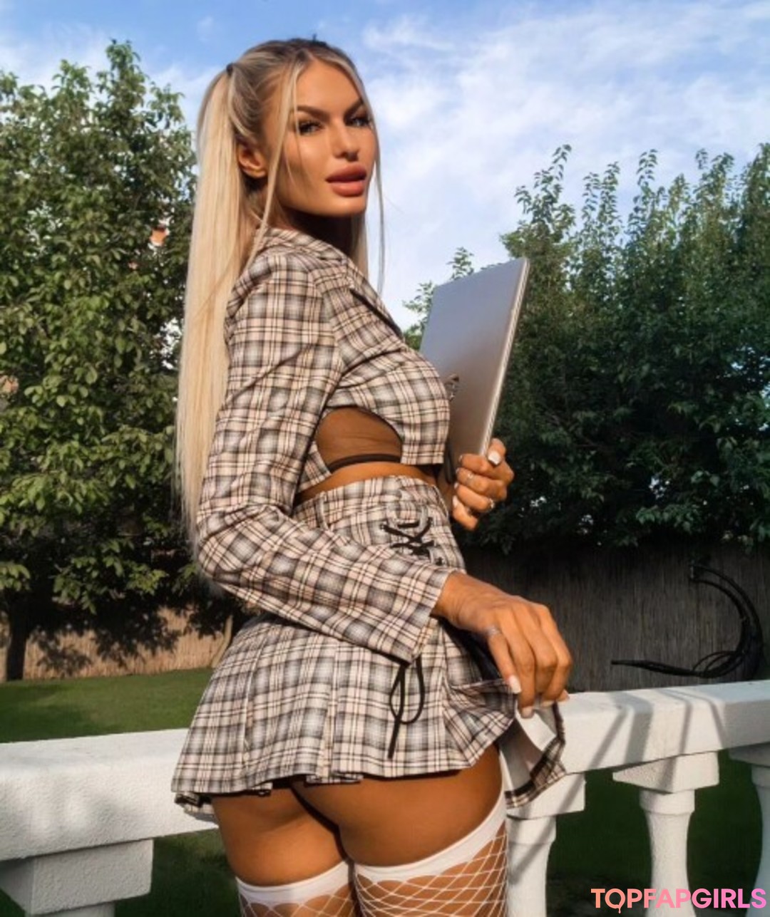 Baronova Tati star pics