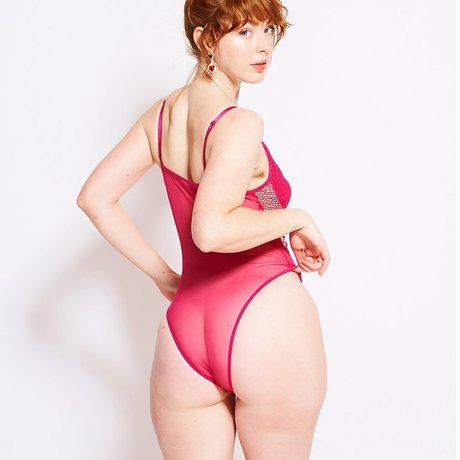 _Erin Ohara_ exclusive star photos