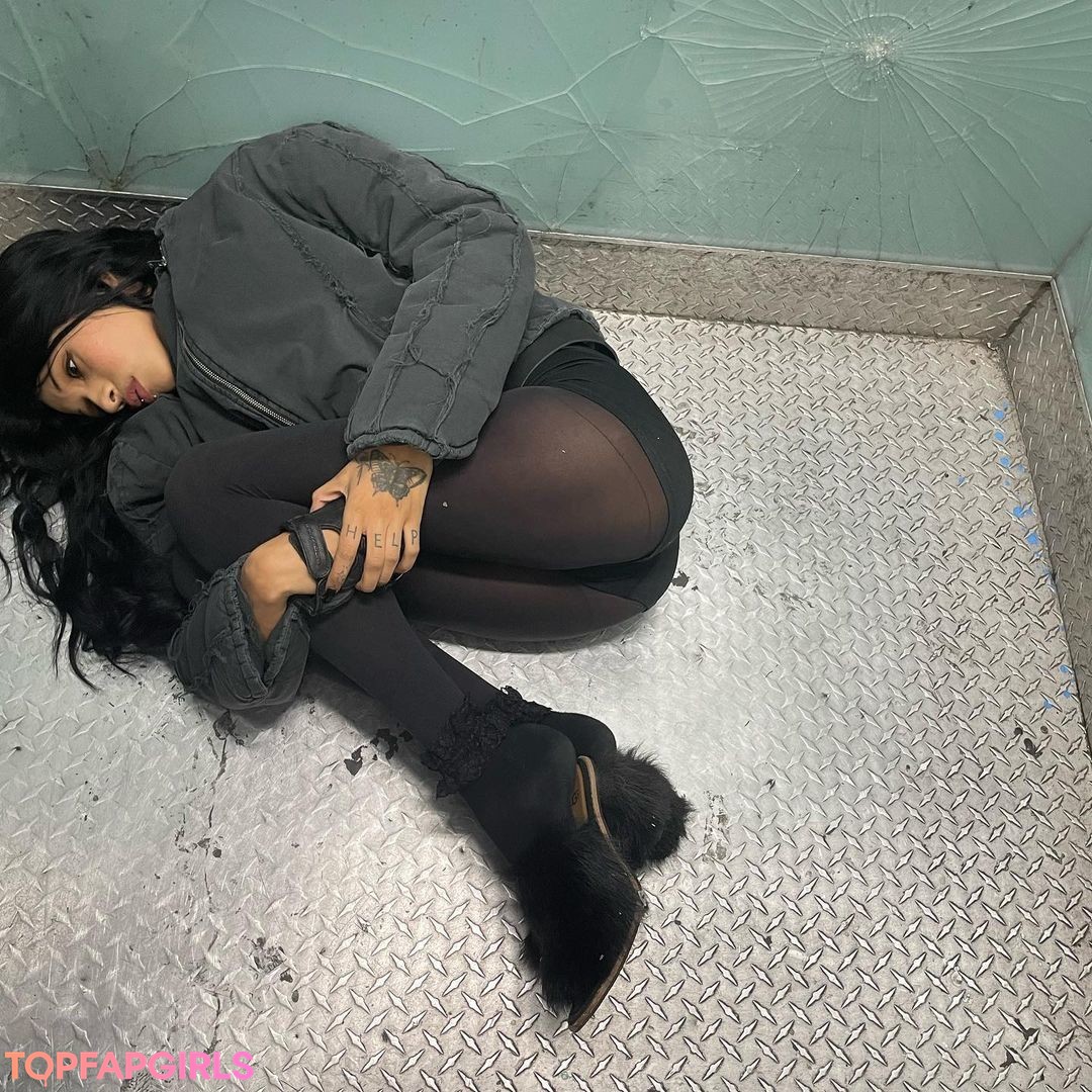 ebony fingering onlyfans top images