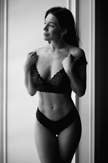 army milf onlyfans nudes photos