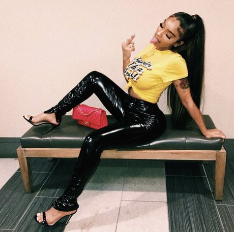 Ashley Burgos free pornstar pics