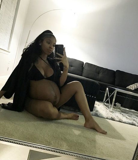 Ashley Burgos star erotic pic