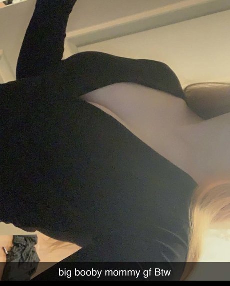 Initialelon free pornstar pictures