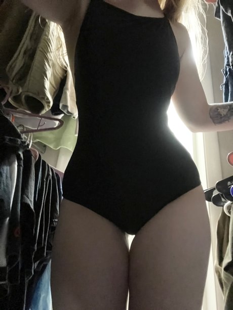 Initialelon model xxx images