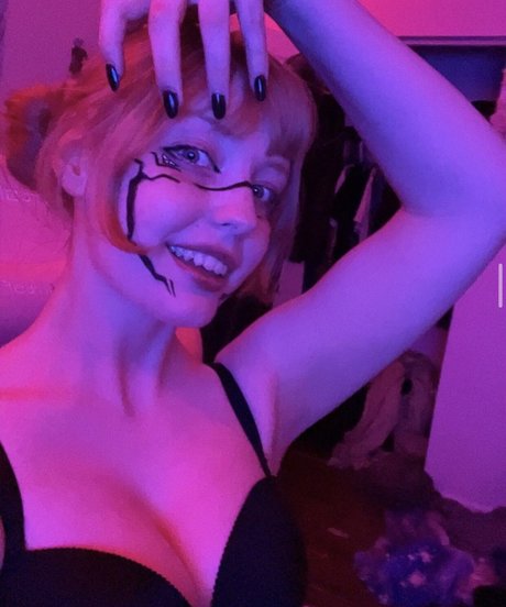 Initialelon pornstar perfect image