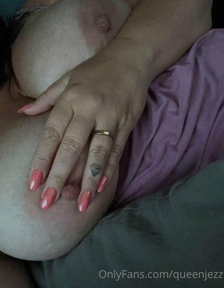 brunette petite onlyfans free naked pic