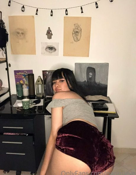 barista onlyfans nude picture