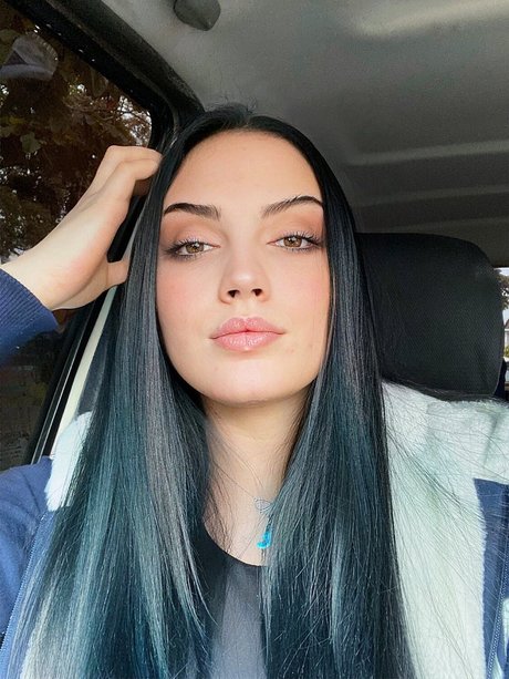 Isabella Rivas model hd pictures