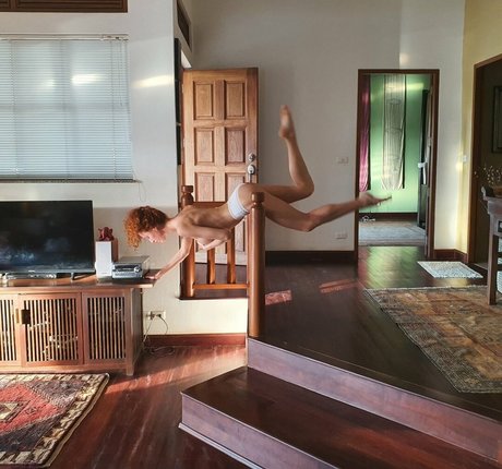 Curly Phoenix pornstar naked images