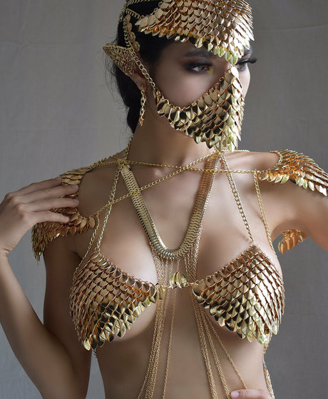 Ploytiger art model photo