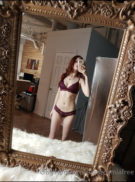 Clara Cosmia beautiful model picture