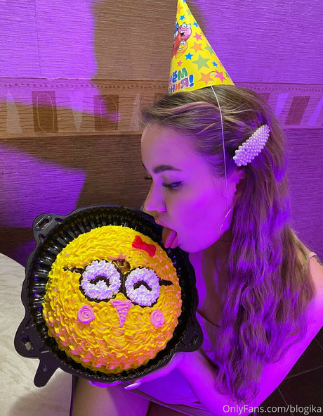 mother daughter onlyfans hot naked picture