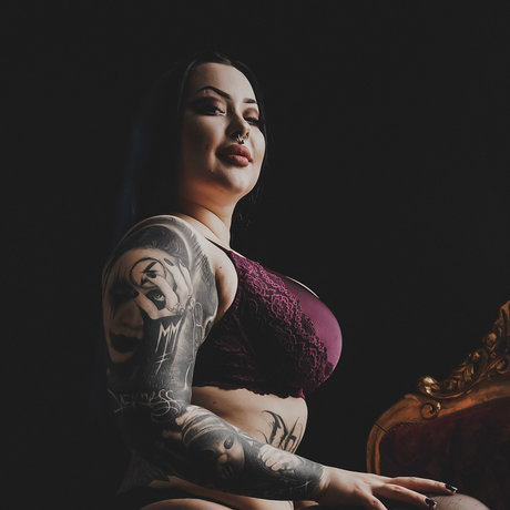 Minty knox sexy model pic