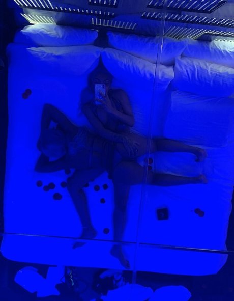 Lola and Moni sex pornstar archive