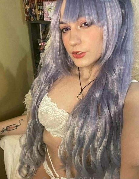 Hyuga Senpai pornographic model pic