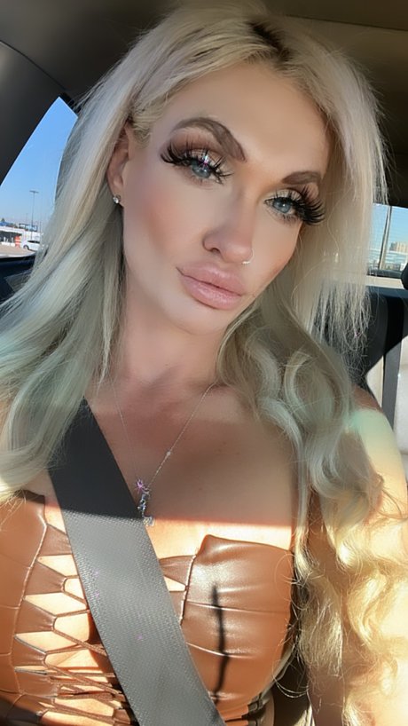 Christina Lee sex pornstar galleries