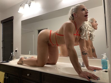 Christina Lee sex pornstar image