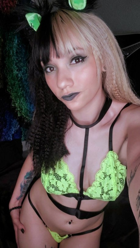 Lyssa Lovee pornstar free galleries