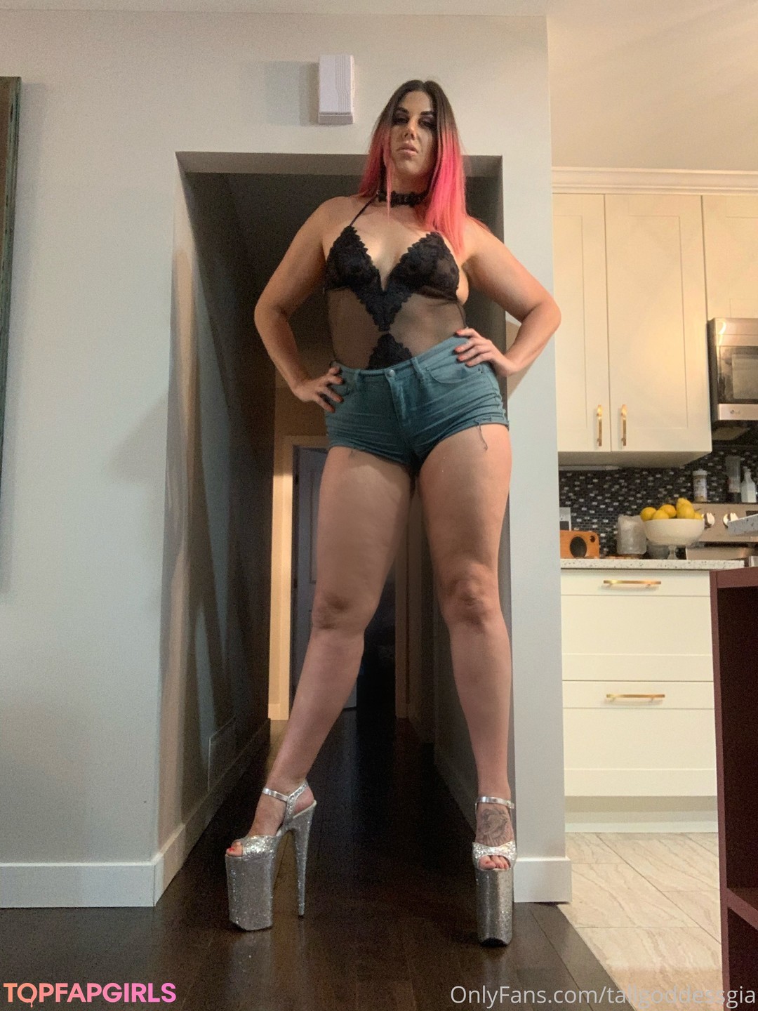 Tall Goddess Gia pornographic star image