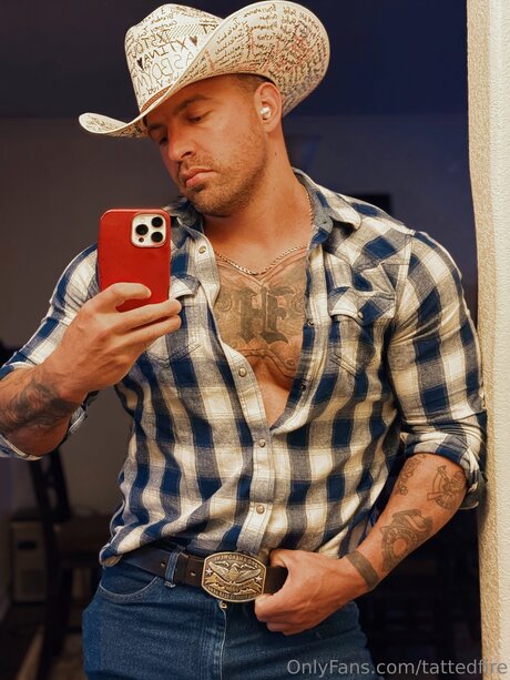 Tattedfire nude actress pics