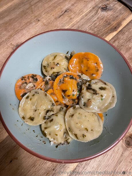 Cheddahbounce pornographic star pictures