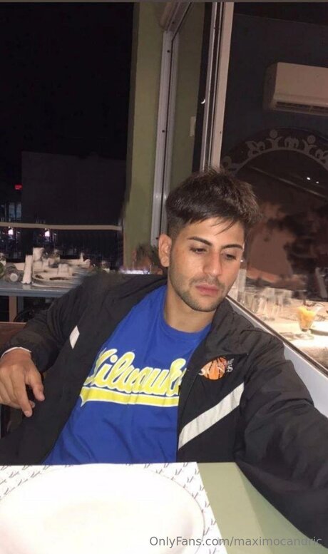 Maximocandric model exclusive images