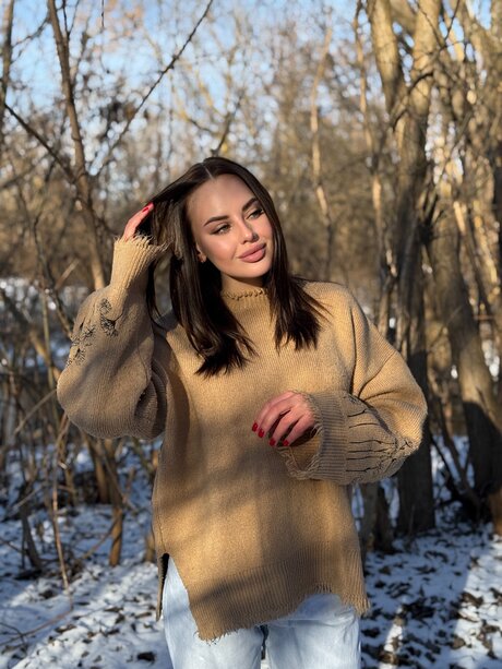 Mary Plays model image