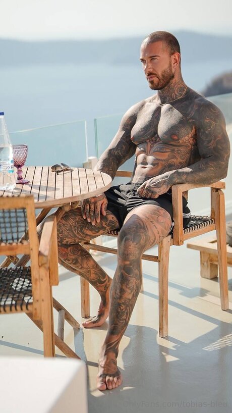 Tobias Bleu hot star pictures